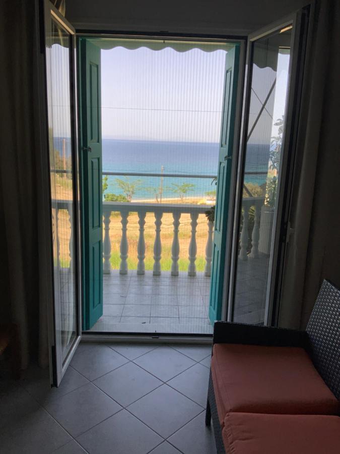 Xenia Apartment Кокарі Екстер'єр фото